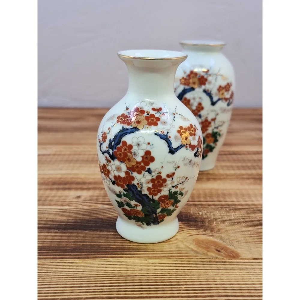2 Japanese Porcelain 4